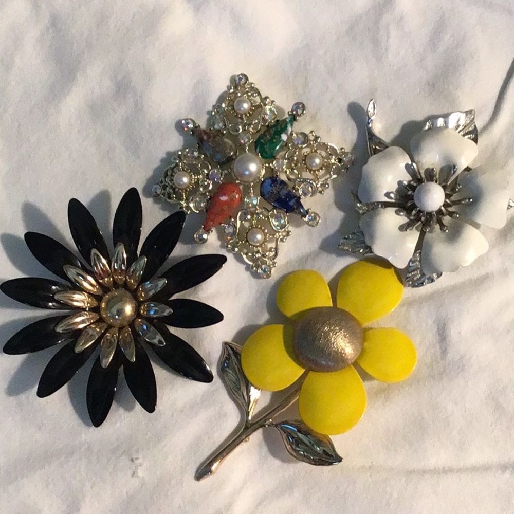 Vintage all signed Sarah Coventry pins brooch enamel, cab, rhinestone EUC